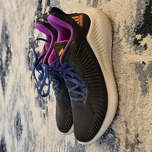 Size 9 Adidas Bounce Shoes